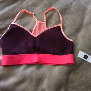 NWT gap sports bra